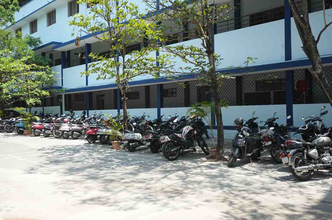 Parking gallery image